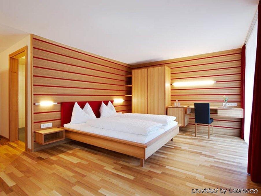 Hotel Kanisfluh Mellau Phòng bức ảnh